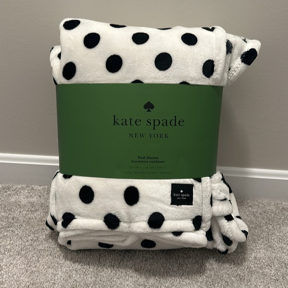 NWT Kate Spade plush blanket Queen/Full dots RARE - Picture 5 of 6